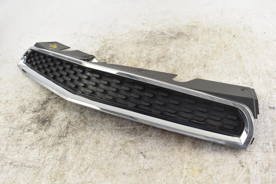 Used Upper Grille fits: 2012 Chevrolet Equinox LTZ upper Upper Grade A Foto 2 de 4