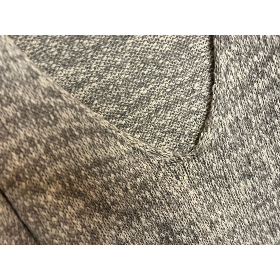 Suéter tejido Aritzia Talula cuello en V beige y blanco talla grande Foto 4 de 4