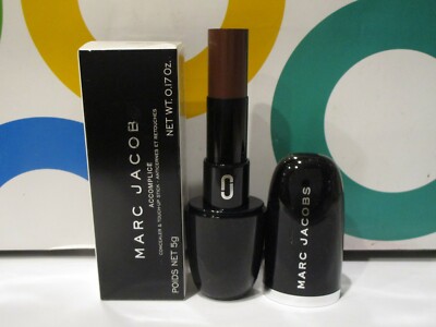MARC JACOBS ~ ACCOMPLICE CONCEALER & TOUCH UP STICK ~ # 59 DEEP ~ 0.17 OZ BOXED
