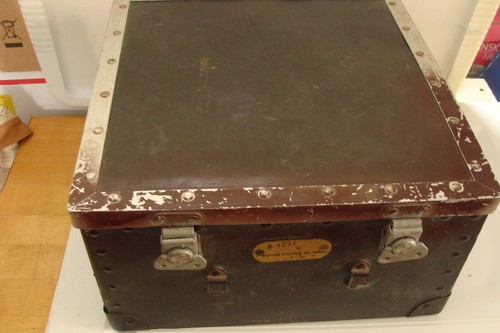 Vintage Western Electric Co Metal Shipping / Storage Case R 4236 unusual lock