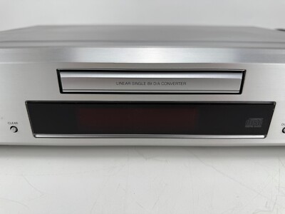 Onkyo DX-7333 Compact Disc Player With Original box - Remote