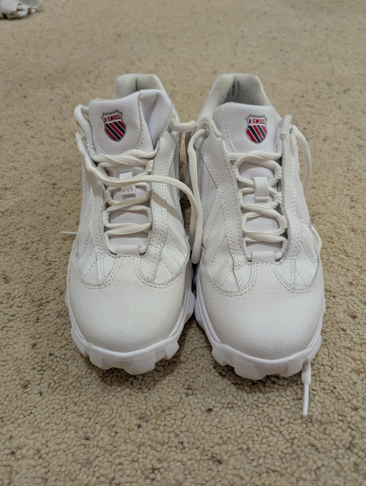 93181132 Low Logo Lace Up Rubber Sole