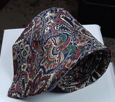 Roundtree  Yorke Paisley Patterned Men's Silk Tie Made in the USA