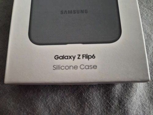 COQUE COQUE SILICONE SAMSUNG GALAXY Z FLIP6 AVEC ANNEAU - GRISE - Photo 2 sur 5