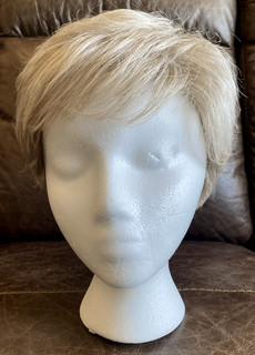 Gabor Women's Short Straight Wig Ash Blond No Tags Average Cap Synthetic Hair