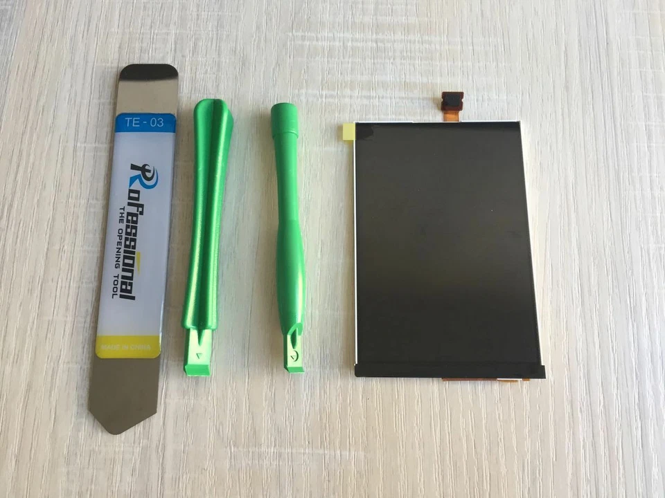 LCD Replacement Display Screen for iPod Touch 2G A1288 (2nd Generation) - Image 2 of 4