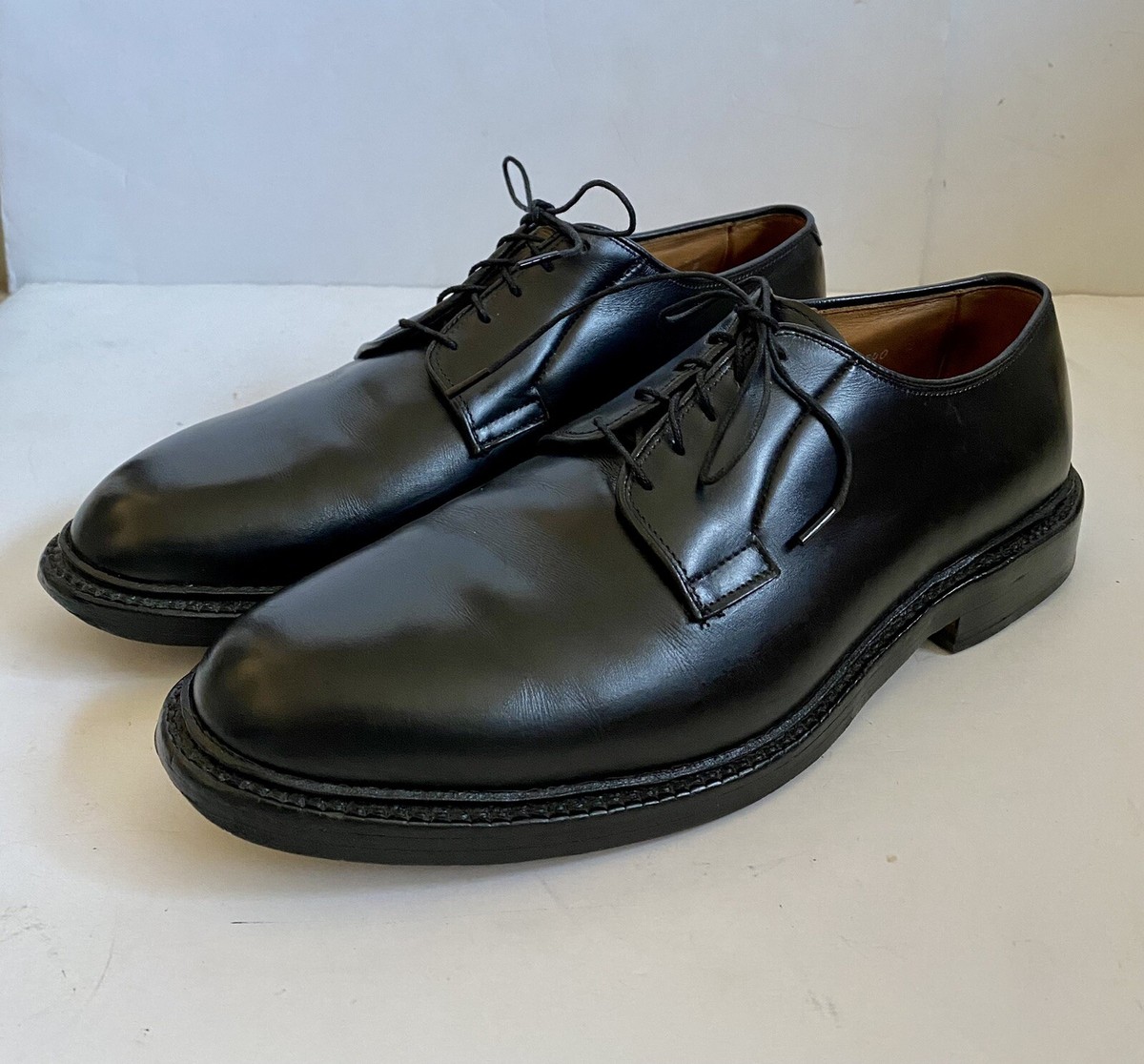 Allen Edmonds Black Leather Leeds Plain Toe Blucher Shoes