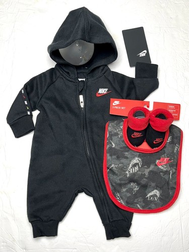 NEW NIKE Baby 3-pc GIFT SET: Jumpsuit, Bib & Booties 0-6 Months. Black. UNISEX. - Picture 11 of 12