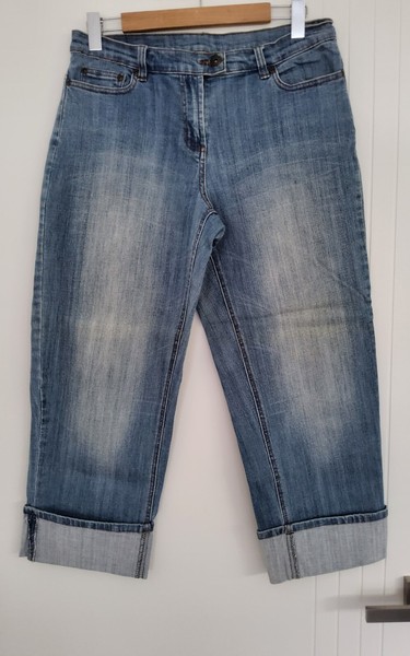 TARGET LADIES  LIGHT BLUE  STRETCH CROPPED CUFFED JEANS SIZE 12