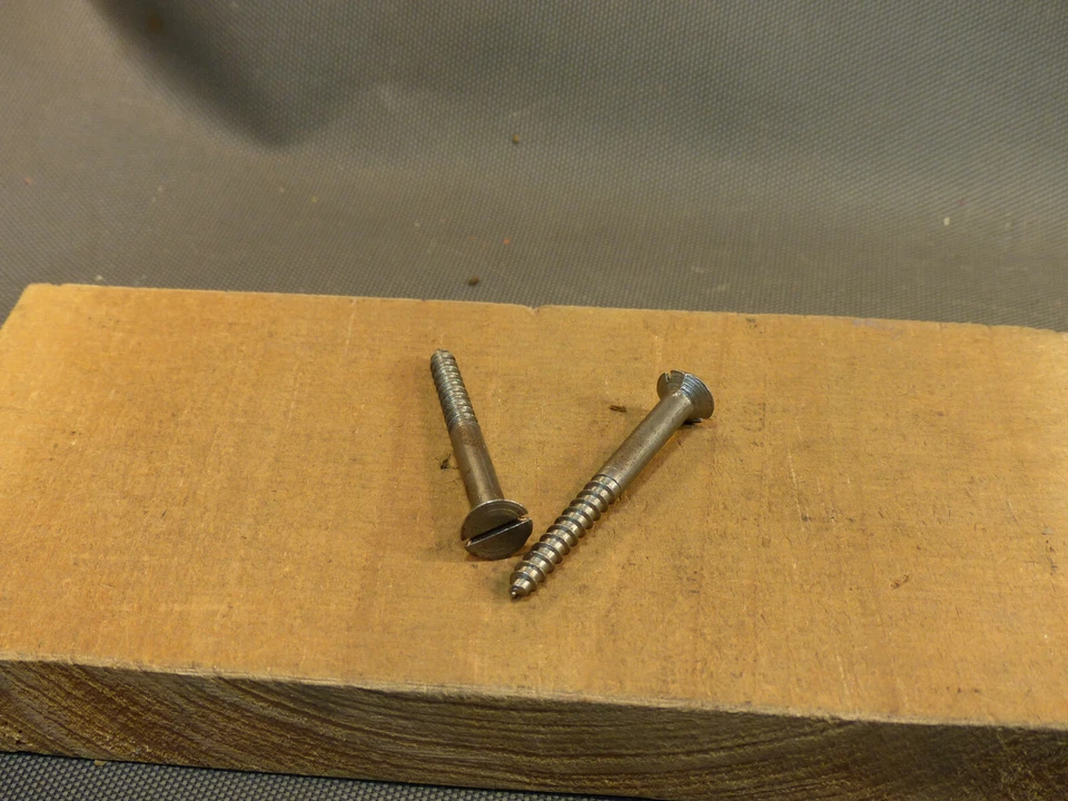 Lot de vis à bois tete fraisée ancien stock quincaillerie 6.5x70  78 pièces - Photo 2/4