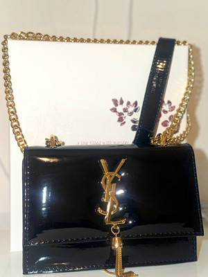 Saint Laurent Schultertasche Lackleder Schwarz gold Kettenriemen YSL Quaste