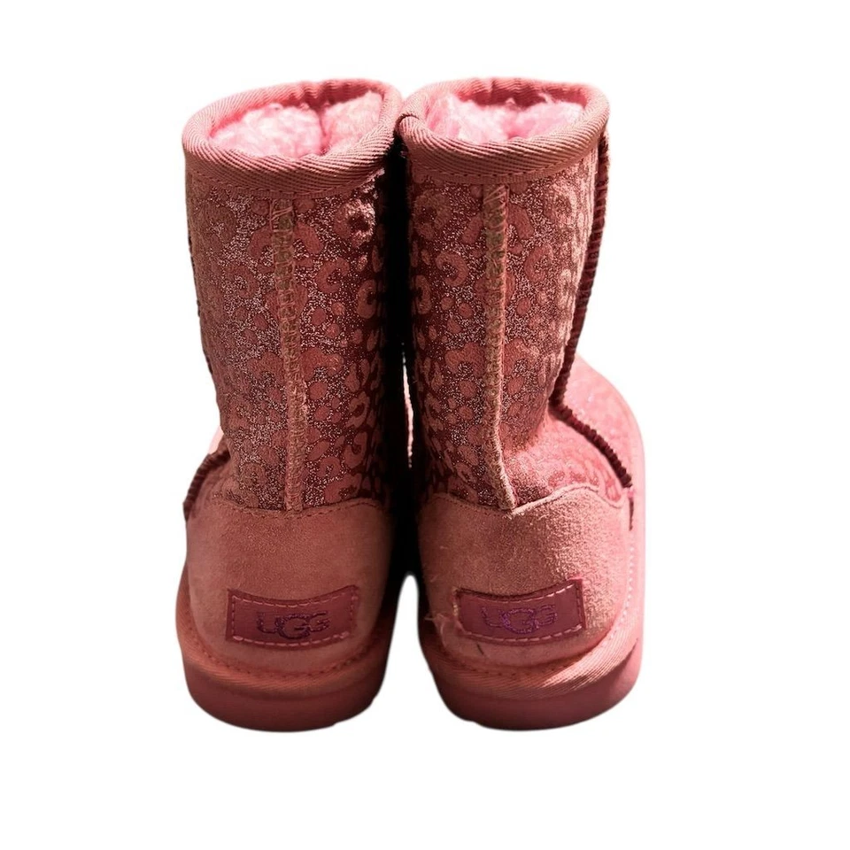 Botas UGG Niñas Pequeñas Clásicas II Rosa Brillo Leopardo Talla 1 Foto 4 de 4