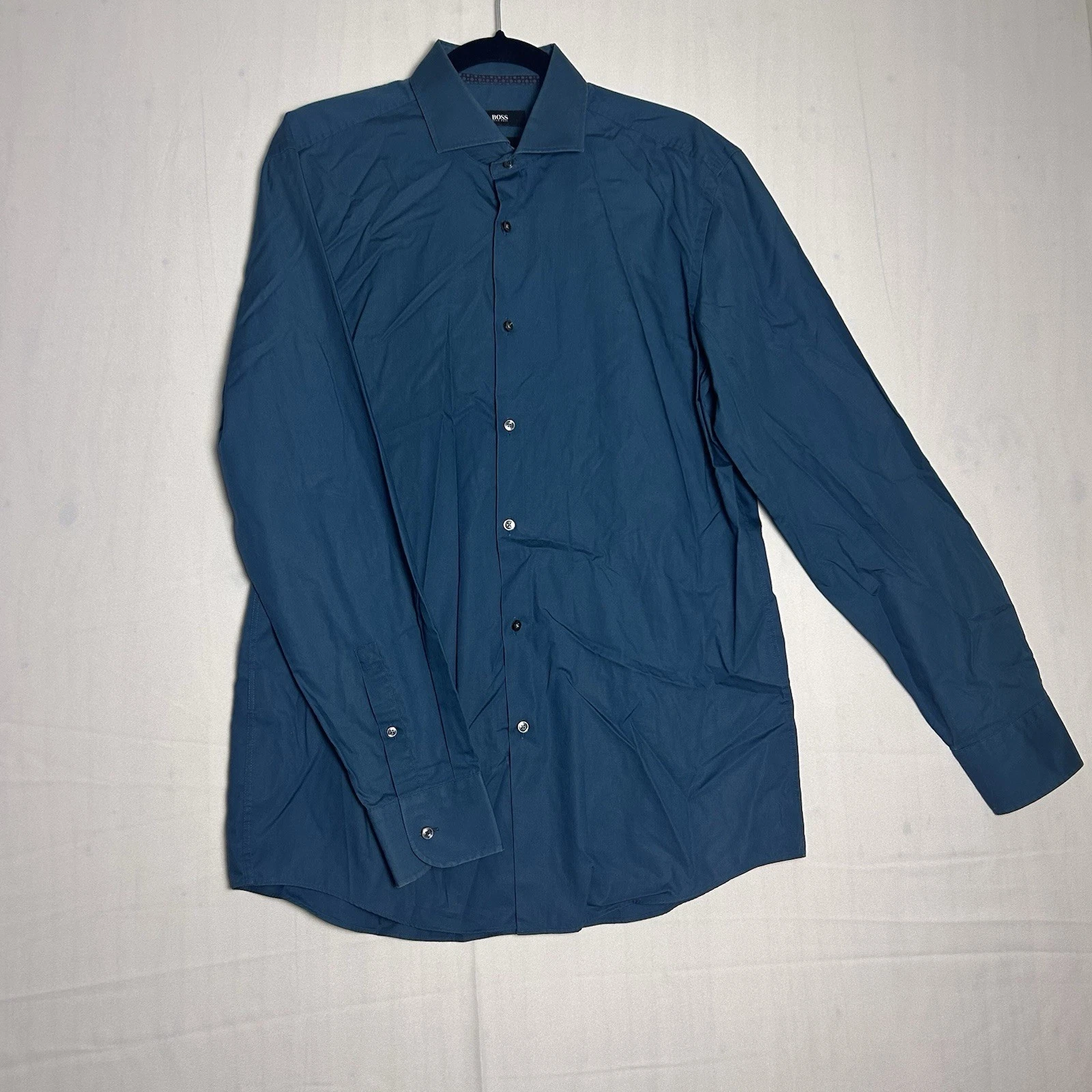 Hugo Boss Slim Fit Blue Plain Long Sleeve Button Up Shirt Men Size 41-16
Opens in a new window or ta