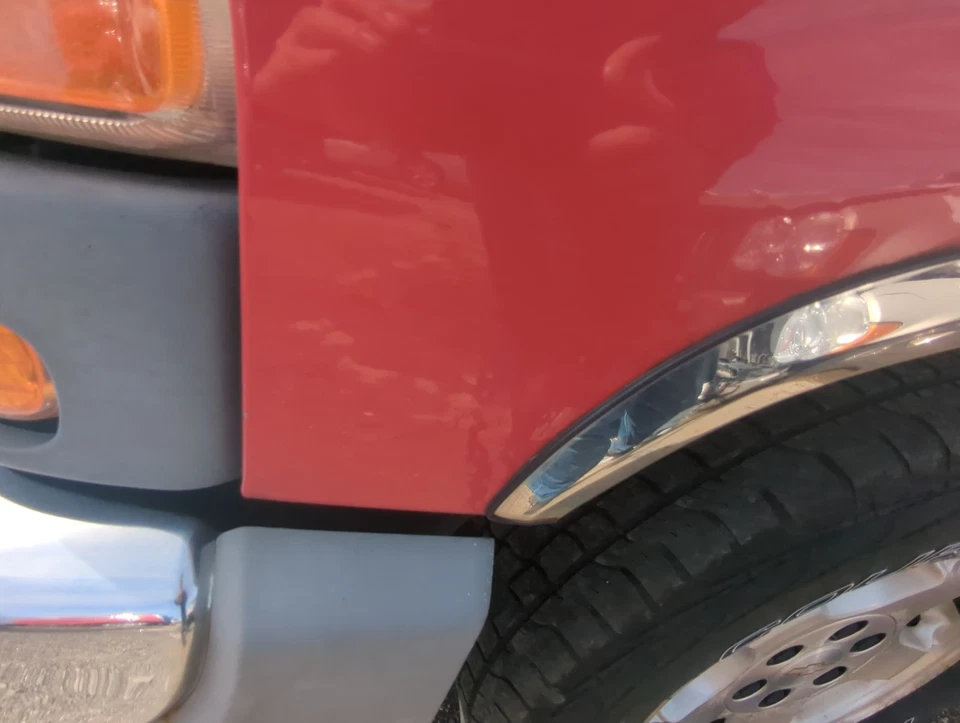 Guardabarros conductor camioneta GMC Sierra 1500 C4CLK Foto 2 de 3