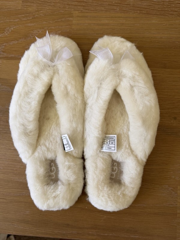 New UGG White Fluff Flip Flop Ballet Slippers Bow US 8