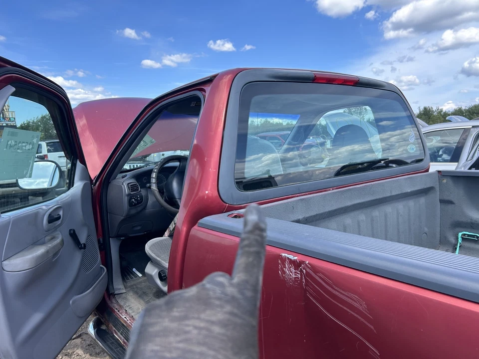 Ford F-150 97-03 REGULAR DOBLE CABINA solamente - VENTANA TRASERA EMBELLECEDOR MARCO ENVOLVENTE PLÁSTICO Foto 3 de 4