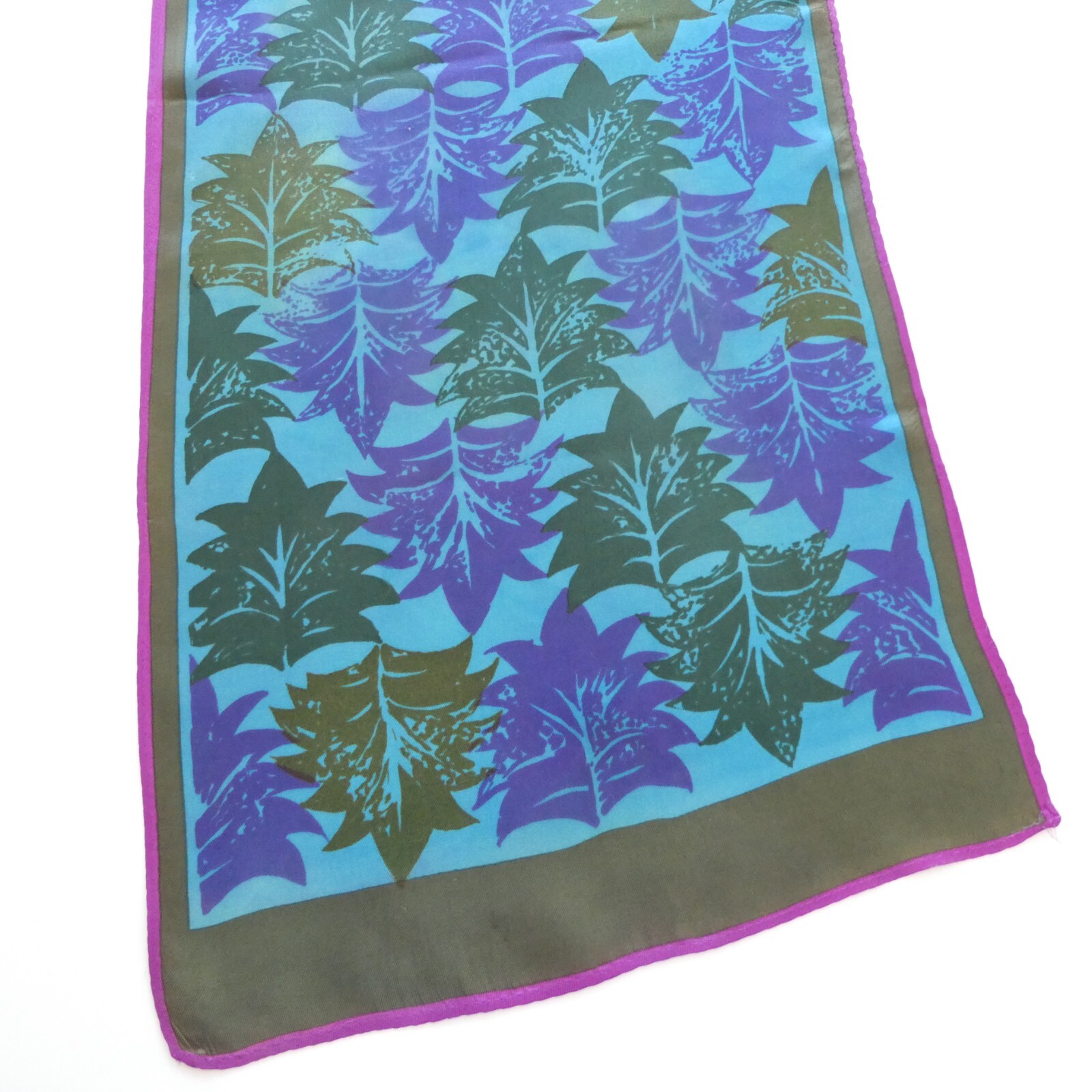 Vera Neumann Leaf Print Rectangular Scarf 11x40 i… - image 1