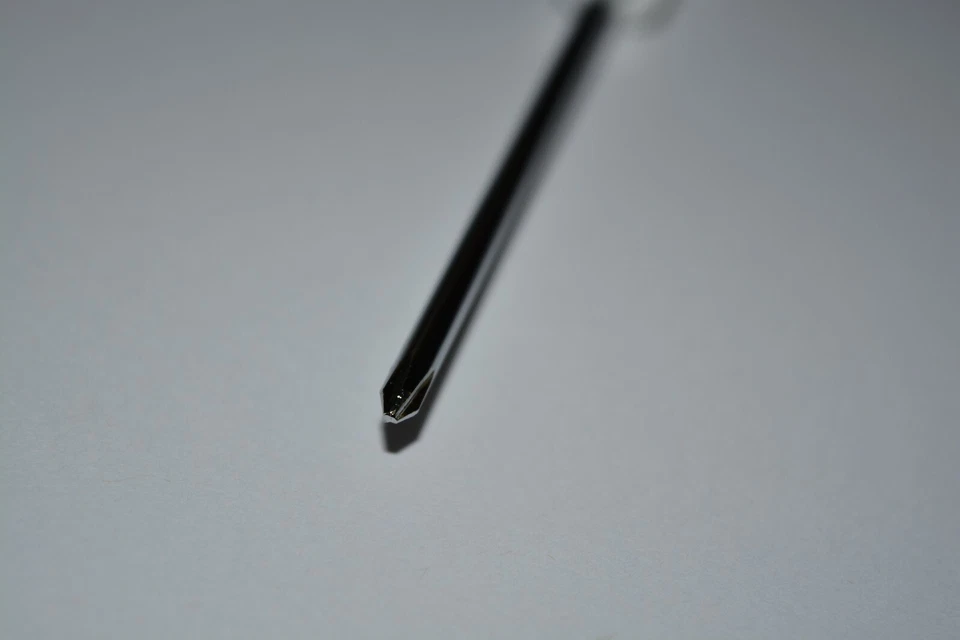 MATCO TOOLS PROMO POCKET CLIP MINI SMALL  PHILLIPS SCREWDRIVER WITH MAGNET TOP  - Image 2 of 4