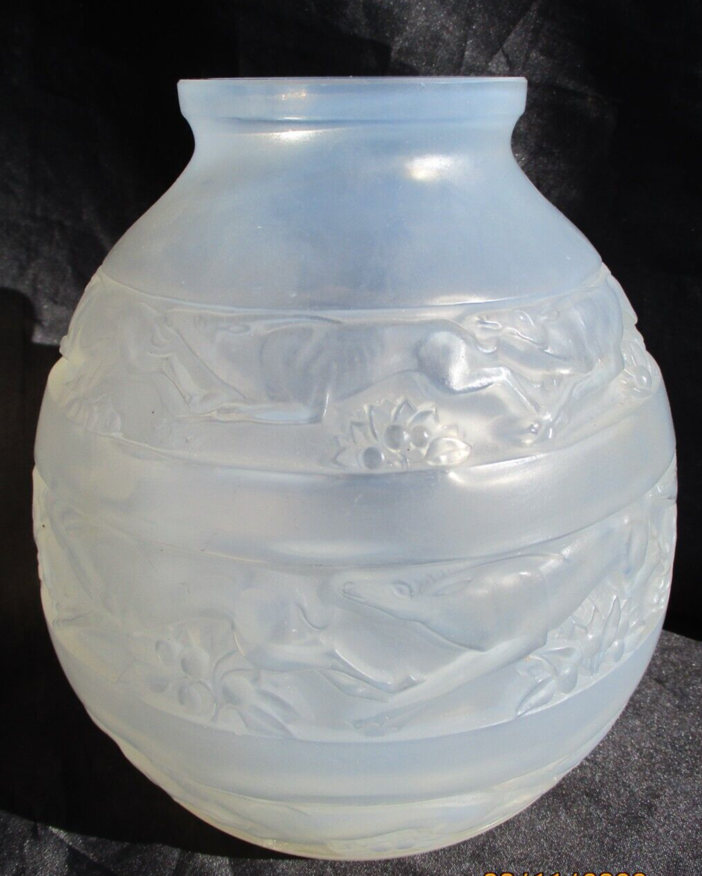 Vase Lalique France décor antilopes René Lalique France Lalique Glass