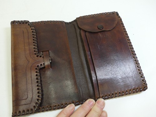 (RefJOH48) Leather wallet 17 x 11cm approx - Picture 4 of 8