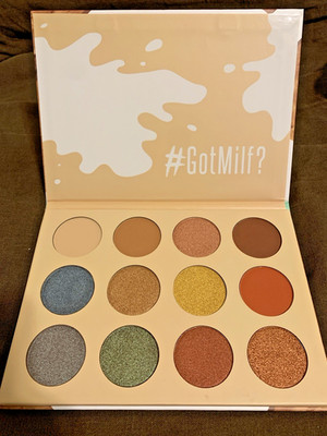Beauty Bakerie Do It For The Graham Larger Eyeshadow Palette