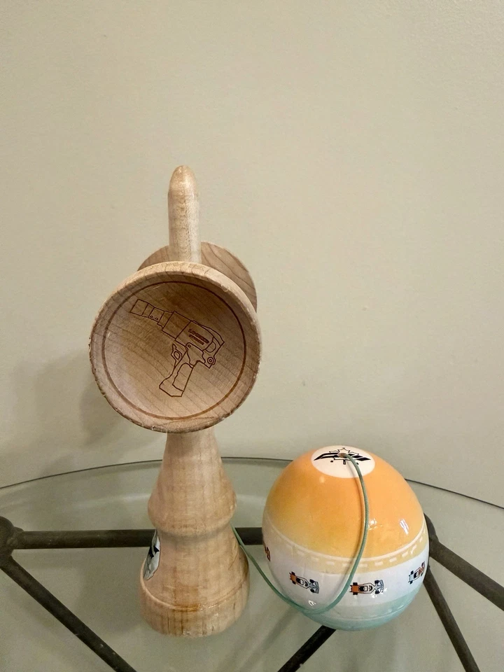 Usado Locked Studios Kendama Gabe Pro Modelo Arce Ken Beech Tama Foto 3 de 4