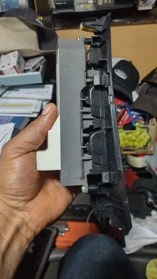 Interruptor de ventana eléctrica principal izquierda para conductor Toyota RAV4 2006-2012 74232-42070 OEM Foto 2 de 4