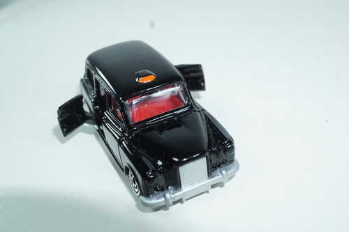 RealToy London Taxi Black Cab 1:59 Die Cast Black Excellent Hackney Carriage - Picture 2 of 8