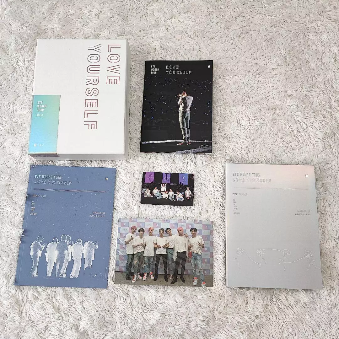 BTS Love Yourself World Tour SEOUL BLU-RAY Full Set Random Photo BOOK Photo  Card