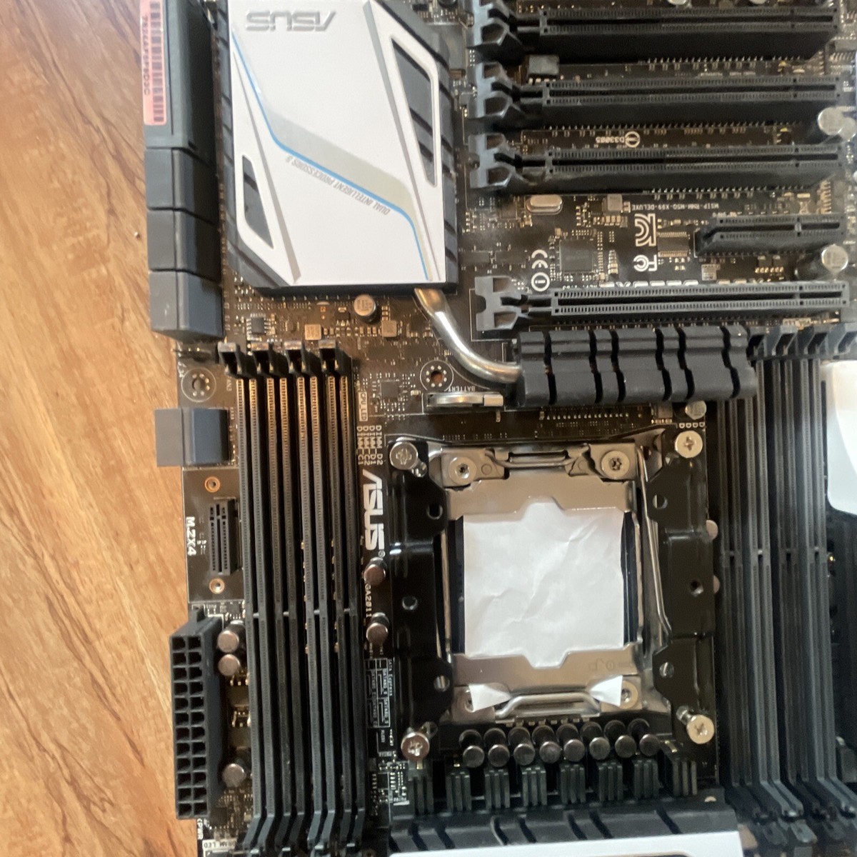 ASUS X99-DELUXE LGA 2011-3 DDR4 Intel X99 SATA 3.0 USB3.0 ATX RJ