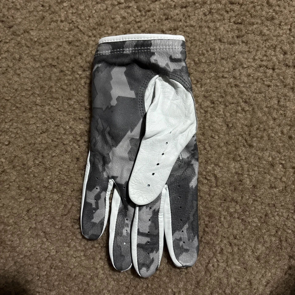 UA Iso-Chill Men's Golf Glove Left Hand (Right Handed Golfers) Cadet Medium - Image 2 of 4