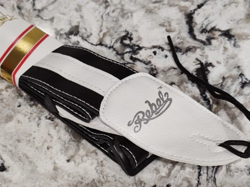 REBEL FANCY FAUX LEATHER GUITAR STRAP GTO SERIES BLACK / WHITE