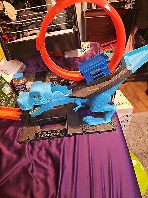 Hot Wheels City T-Rex Loop Stunt and Race Playset Dinosaur Track