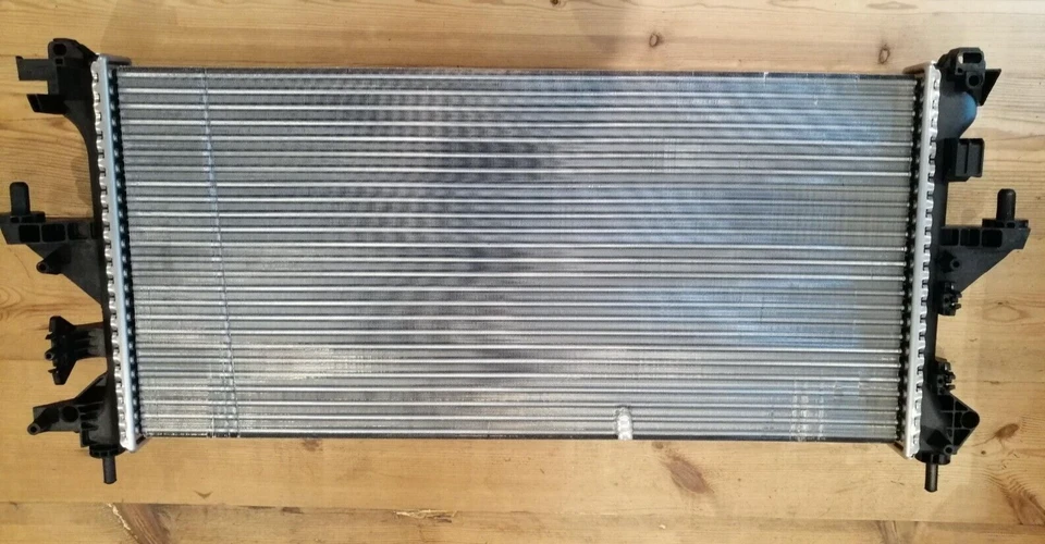 MAHLE ORIGINAL CR 880 000P ENGINE WATER RADIATOR - Image 3 of 4