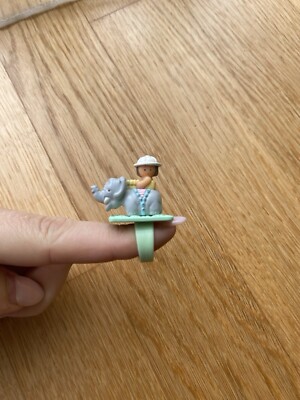 Polly Pocket Mini Ring Suzy on Safari Full Set