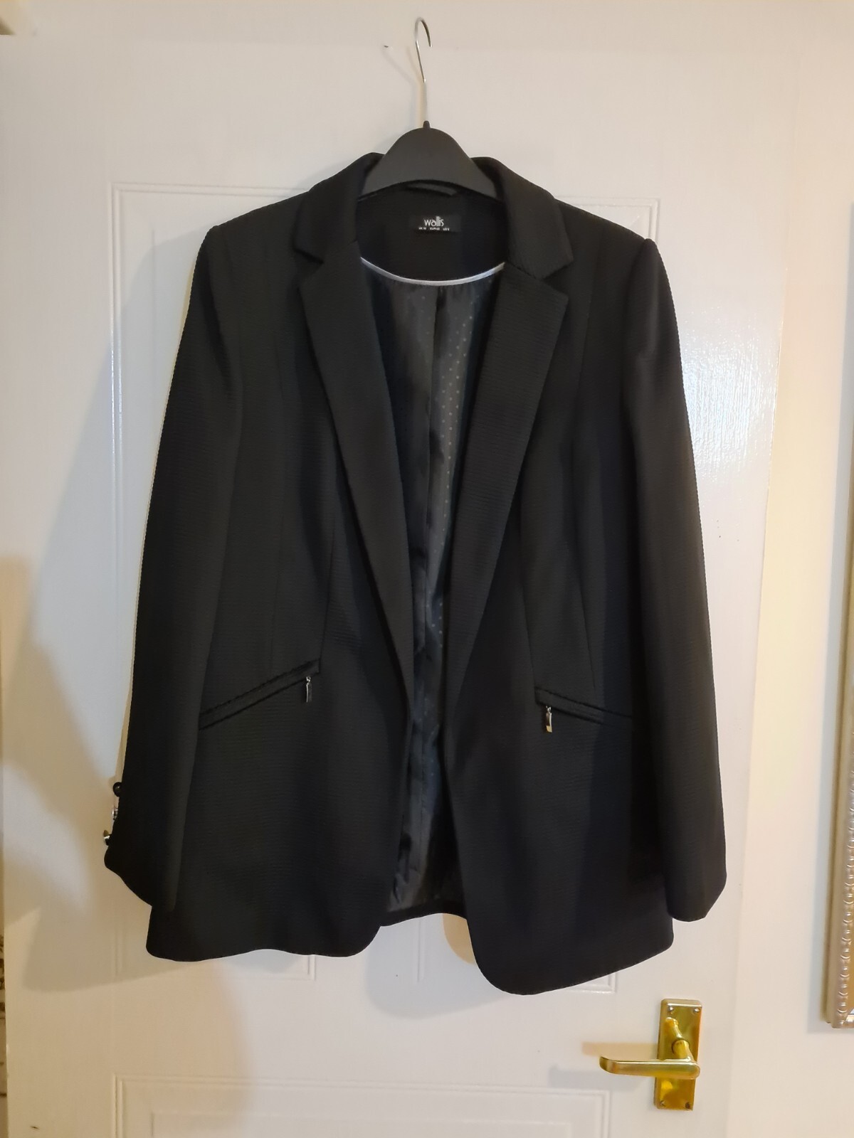 Wallis Ladies Black Jacket Blazer with Zip Pockets Long sleeves button Size 10