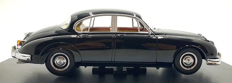 KK Scale 1/18 Scale KKDC181032 - 1962 Daimler 250 V8 RHD - Black - Image 3 of 4