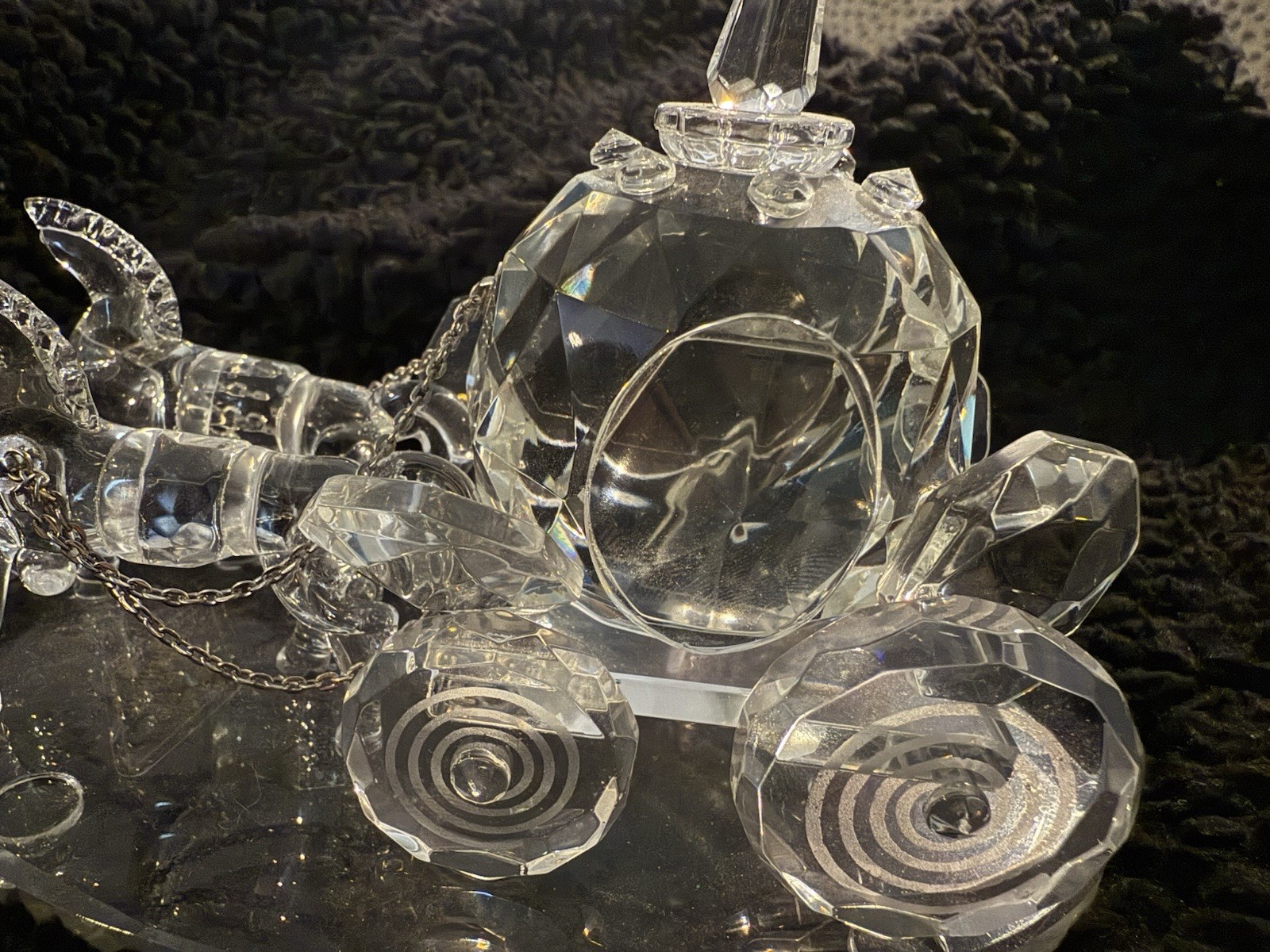 Godinger Handmade Shannon Crystal Coach Horse & Carriage Sculpture DAMAGED