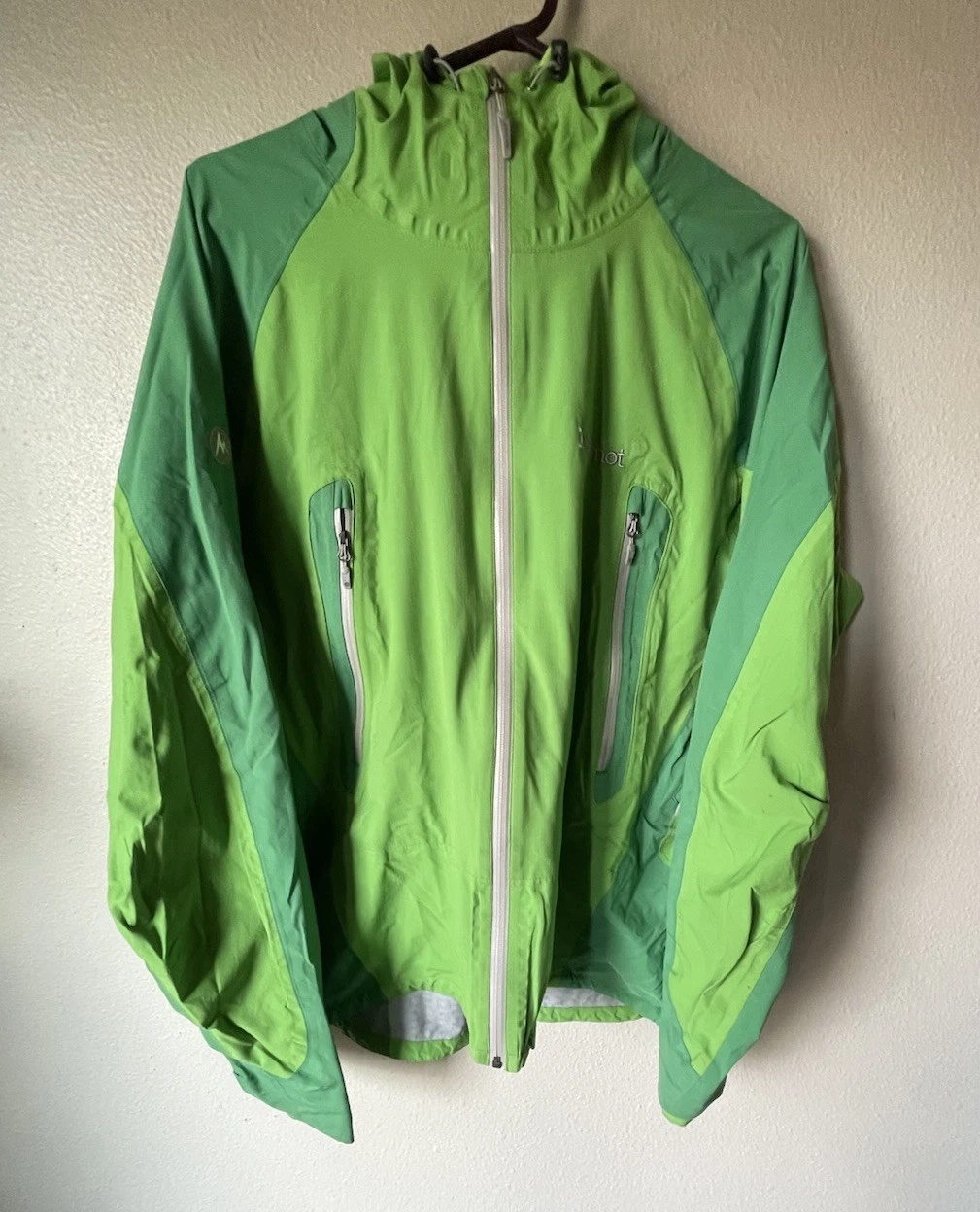 Marmot Lightweight Hooded Water Resistant Windbreaker Jacket Men’s XL, J1991