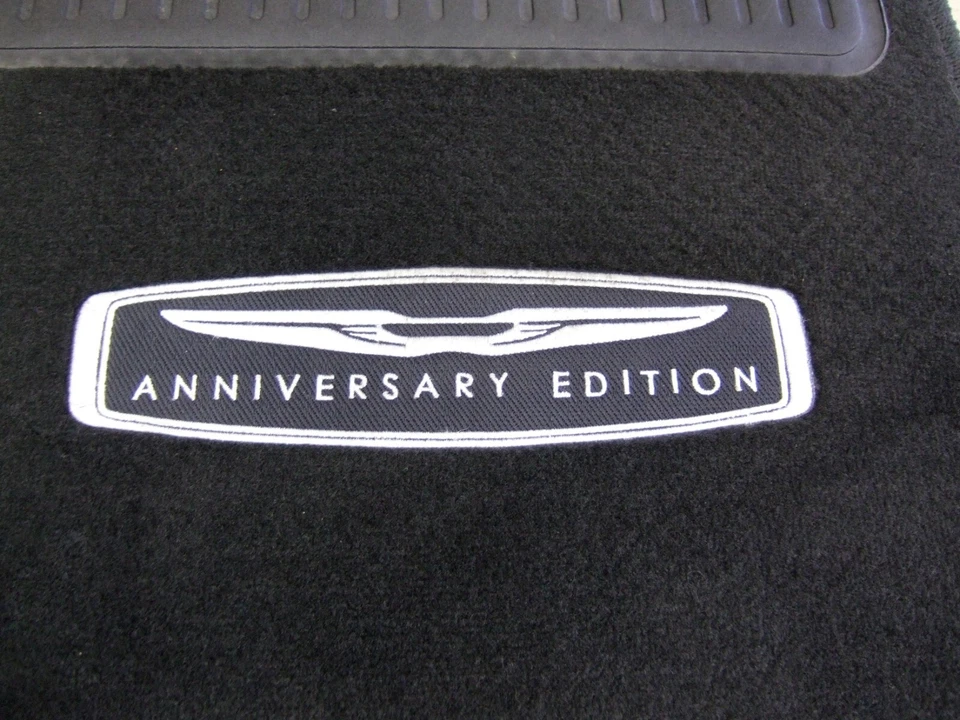 Alfombrillas Chrysler 300 2016 edición aniversario alfombrillas delanteras y traseras OEM Mopar Foto 3 de 4