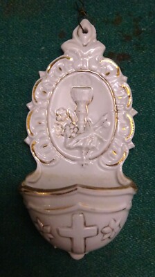 HOLY CHALICE, FLOWERS, ROSARY, SPEAR... Antique PORCELAIN HOLY WATER FONT 127mm