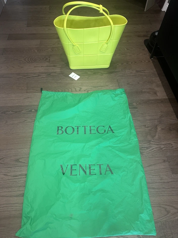 Bottega Veneta Acro Rubber Bag - Image 2 of 4
