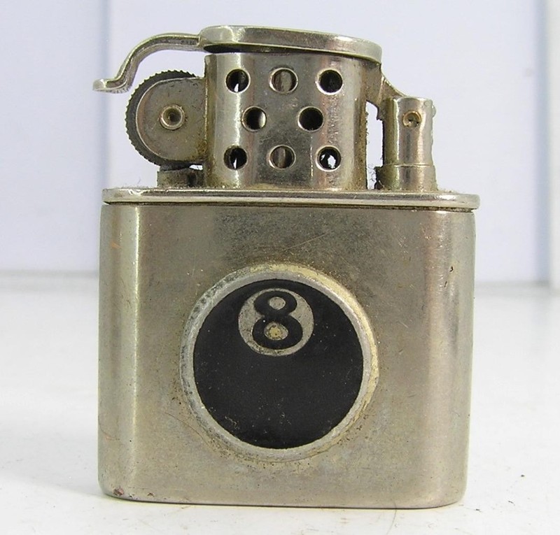VINTAGE UNMARKED 8 BALL LIGHTER-GOOD-AGED CONDITION-SOME WEAR-UNTESTED