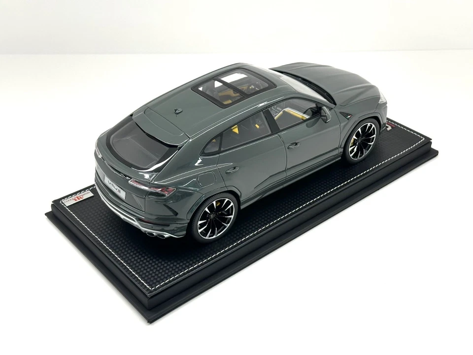 Lamborghini Urus 1/18 scale MR Collection Models Grigio Telesto Yellow interior - Image 4 of 4
