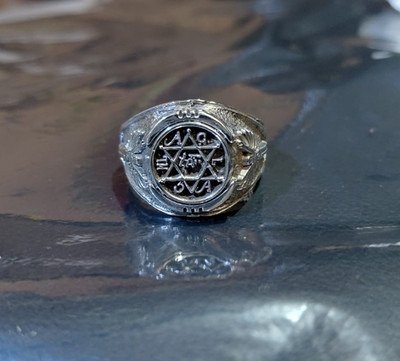 Anillo Rey Salomon Alto Relieve de la Abundancia en Plata Esterlina 925