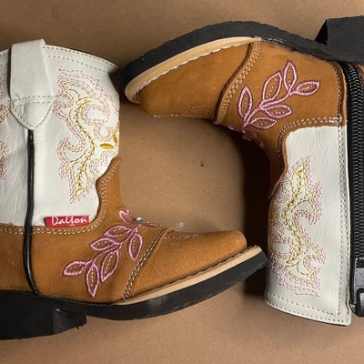GIRLS WESTERN BOOTS BY DALTON SIZE 5.5 WITH FLOWER BOARDING 