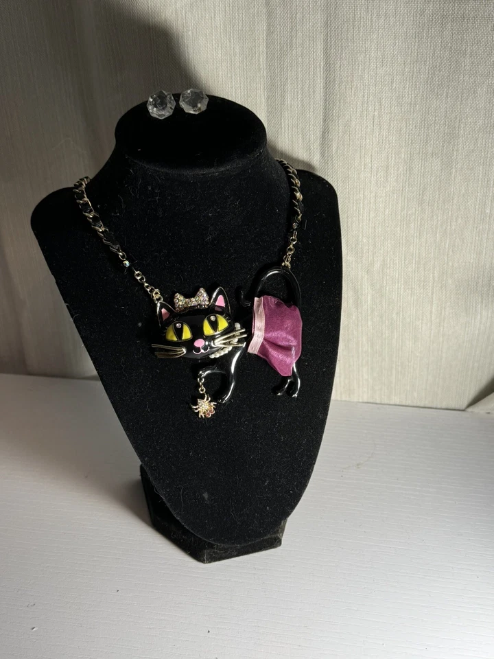 BETSEY JOHNSON PRECIOSO COLLAR GRANDE GATO NEGRO CON TUTÚ ROSA E INCRUSTACIONES DE CRISTAL Foto 3 de 4