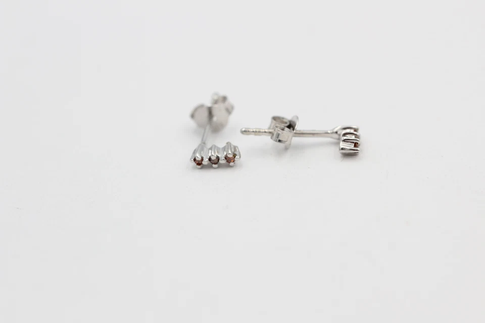 Nobile 0,05 Carati Rossi Diamante Orecchini 925 Argento I2 - I3 - Immagine 3 di 4