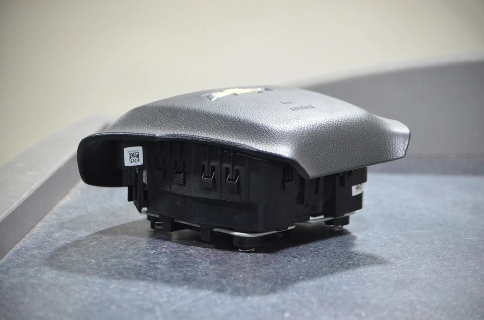 Chevrolet Silverado 3500 HD 2015-2019 airbag rueda izquierda negro genuino OEM Foto 4 de 4