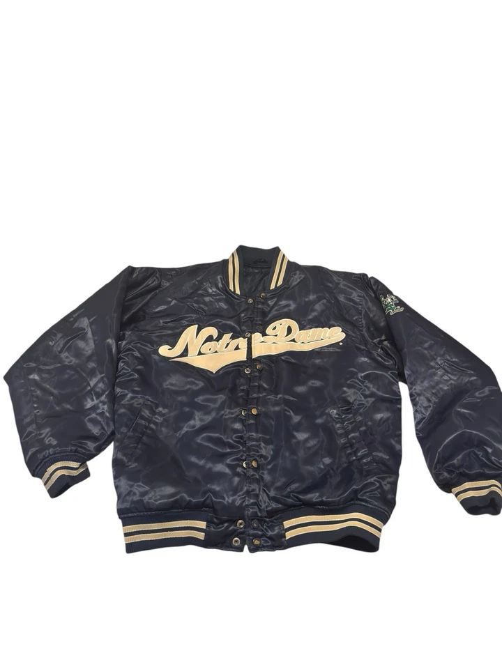 Chaqueta Irlandesa Luchadora Notre Dame Años 90 De Colección Coliseo Duende Satén Starter LEER Foto 4 de 4